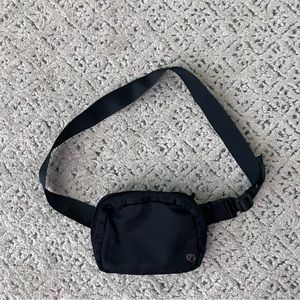 Gaiam Waist Bag- Black